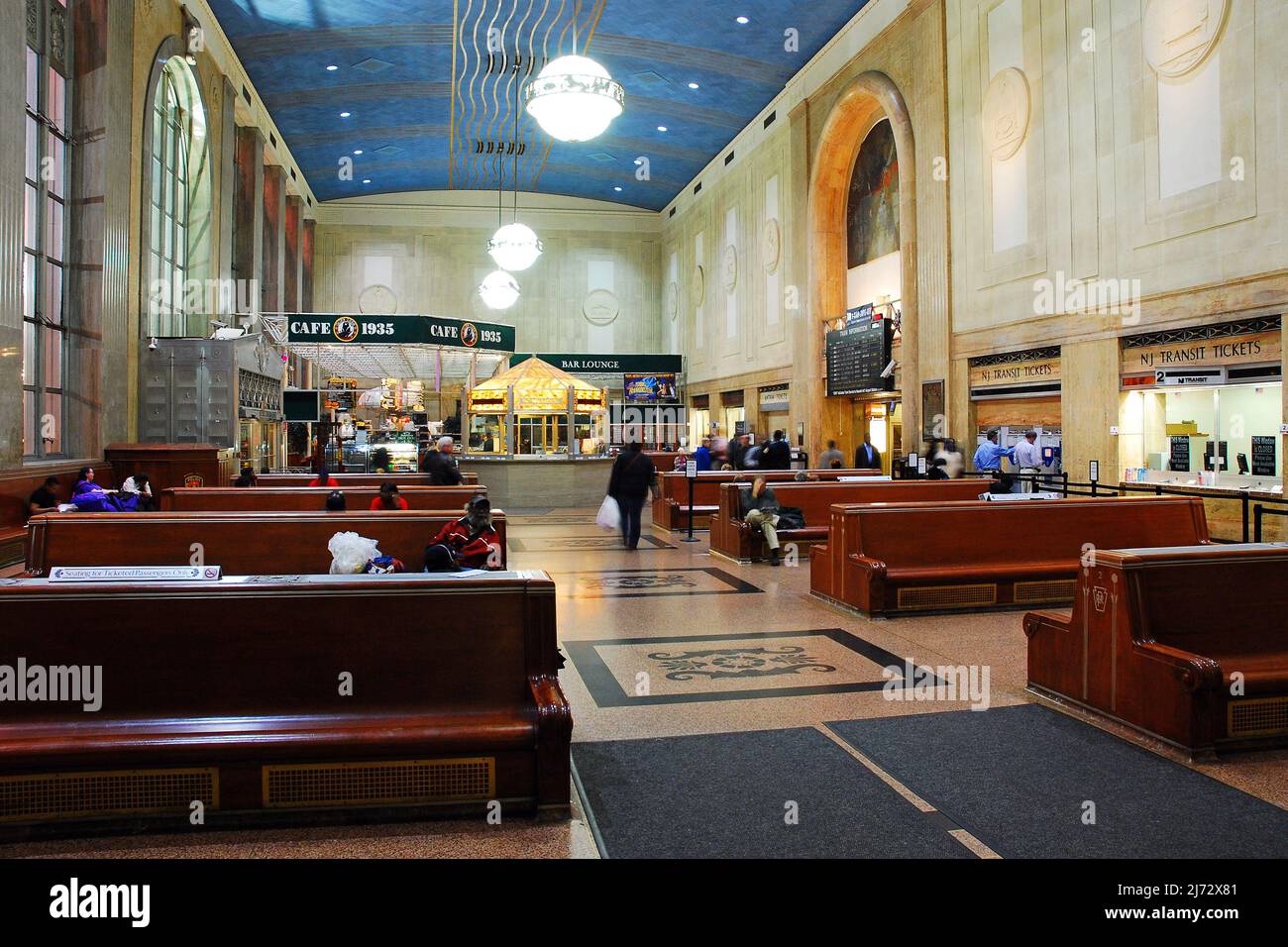 Newark penn station hi-res stock photography and images - Alamy
