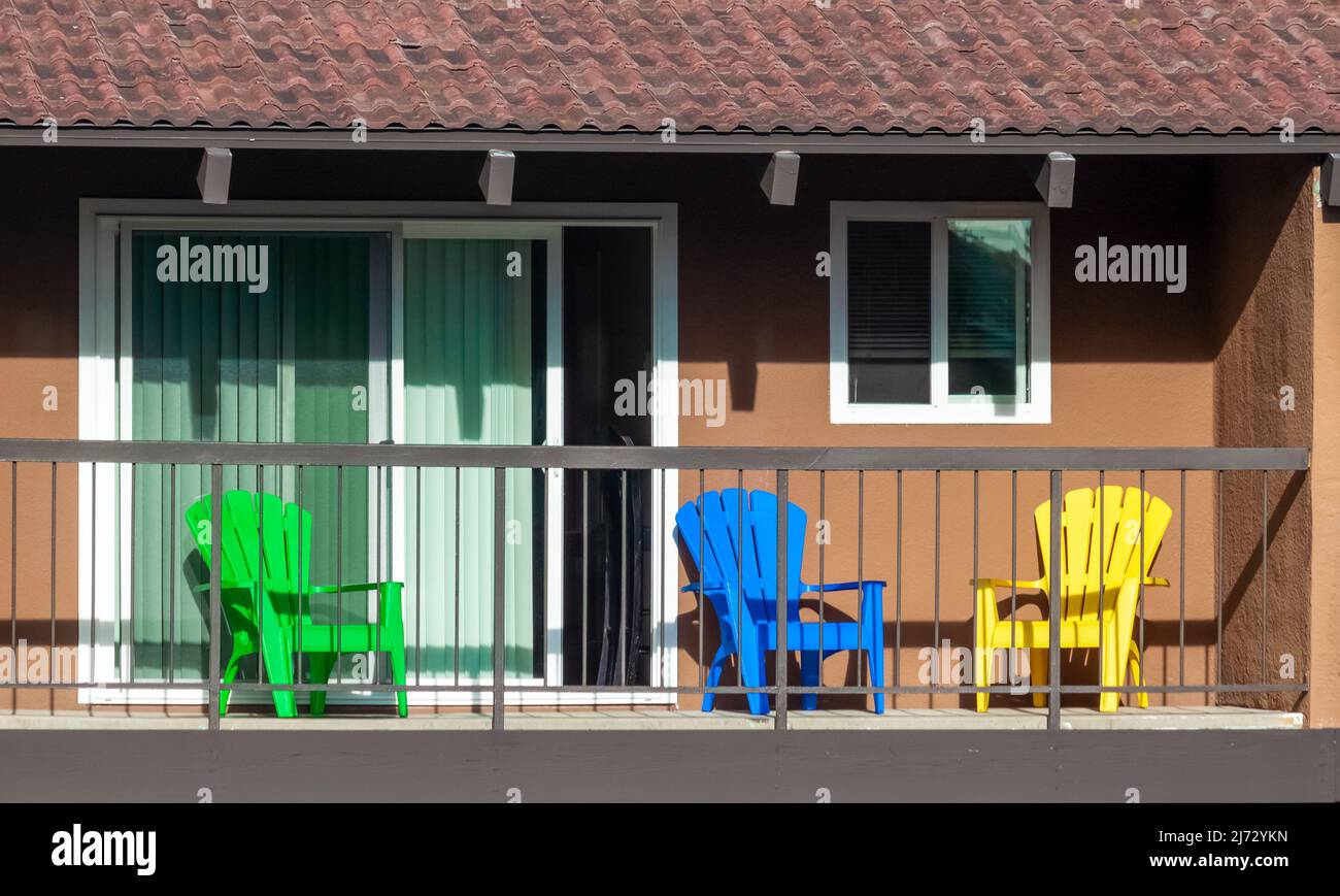 Outdoor chairs on balcony hires stock photography and images Alamy