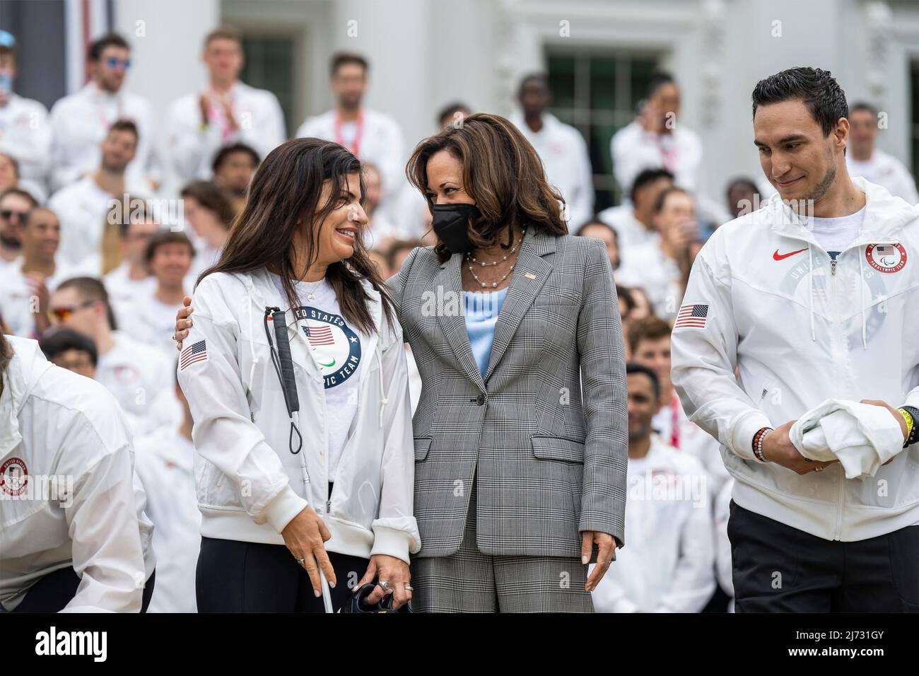 Washington, United States of America. 04 May, 2022. U.S Vice President Kamala Harris, center, poses with Paralympic gold medalist Anastasia Pagonis, left, during an event welcoming the athletes that participated in the Tokyo 2020 Summer Olympic and Paralympics, Beijing 2022 Winter Olympic and Paralympics, on the South Lawn of the White House, May 4, 2022 in Washington, D.C.  Credit: Lawrence Jackson/White House Photo/Alamy Live News Stock Photo