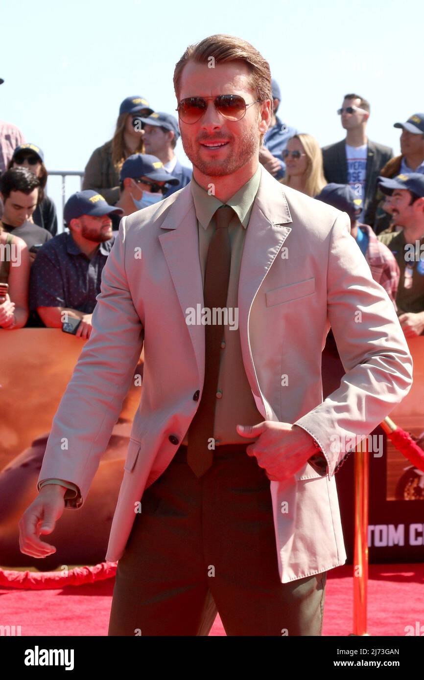 Glen powell top gun hi-res stock photography and images - Alamy