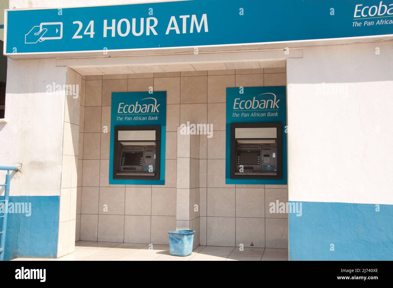 Atm machine in bank hi-res stock photography and images - Page 9 - Alamy