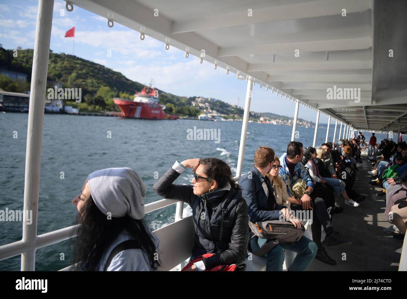 (220506) -- ISTANBUL, May 6, 2022 (Xinhua) -- People cruise the Bosporus Strait in Istanbul, Turkey, May 5, 2022. (Xinhua/Shadati) Stock Photo