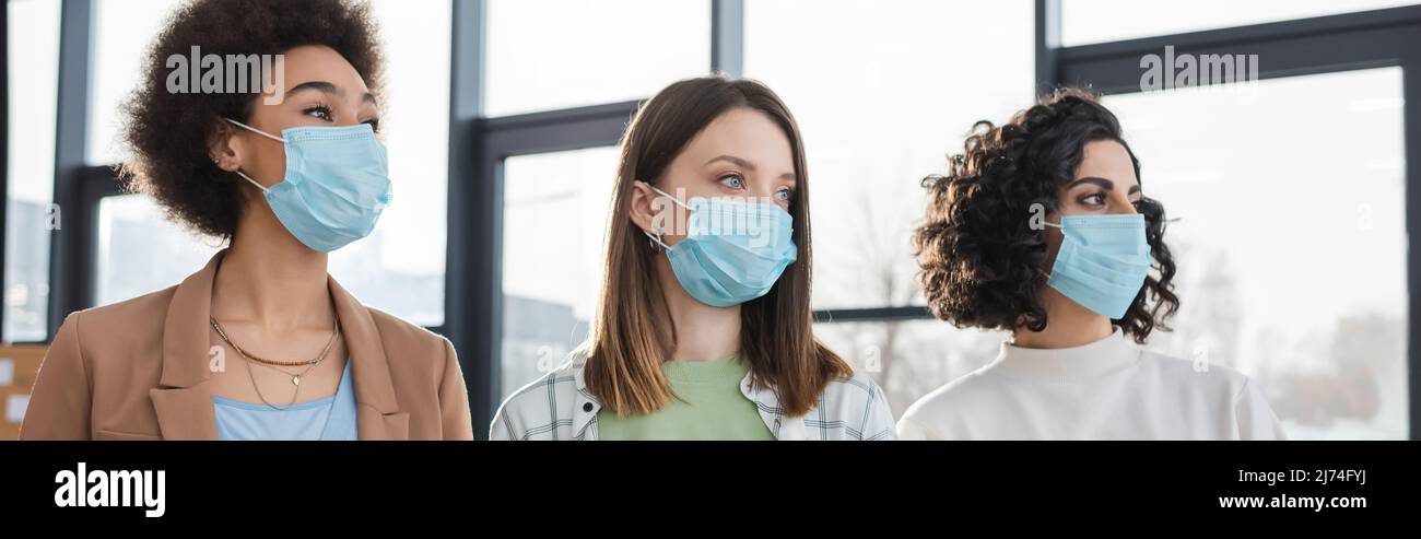 Muslim women with masks hi-res stock photography and images - Alamy
