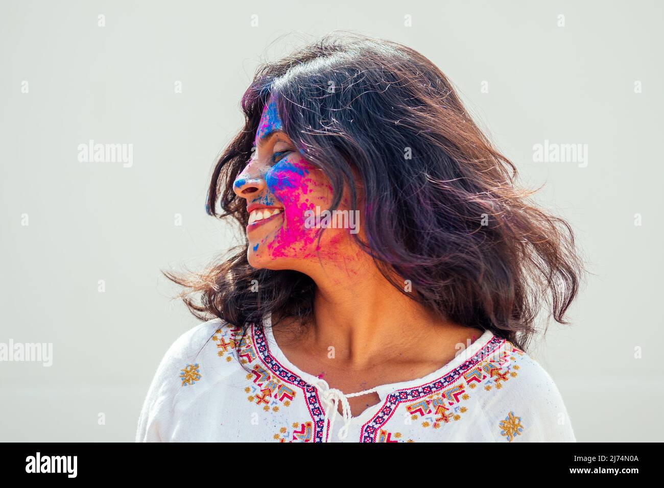 holi festival of colours review
