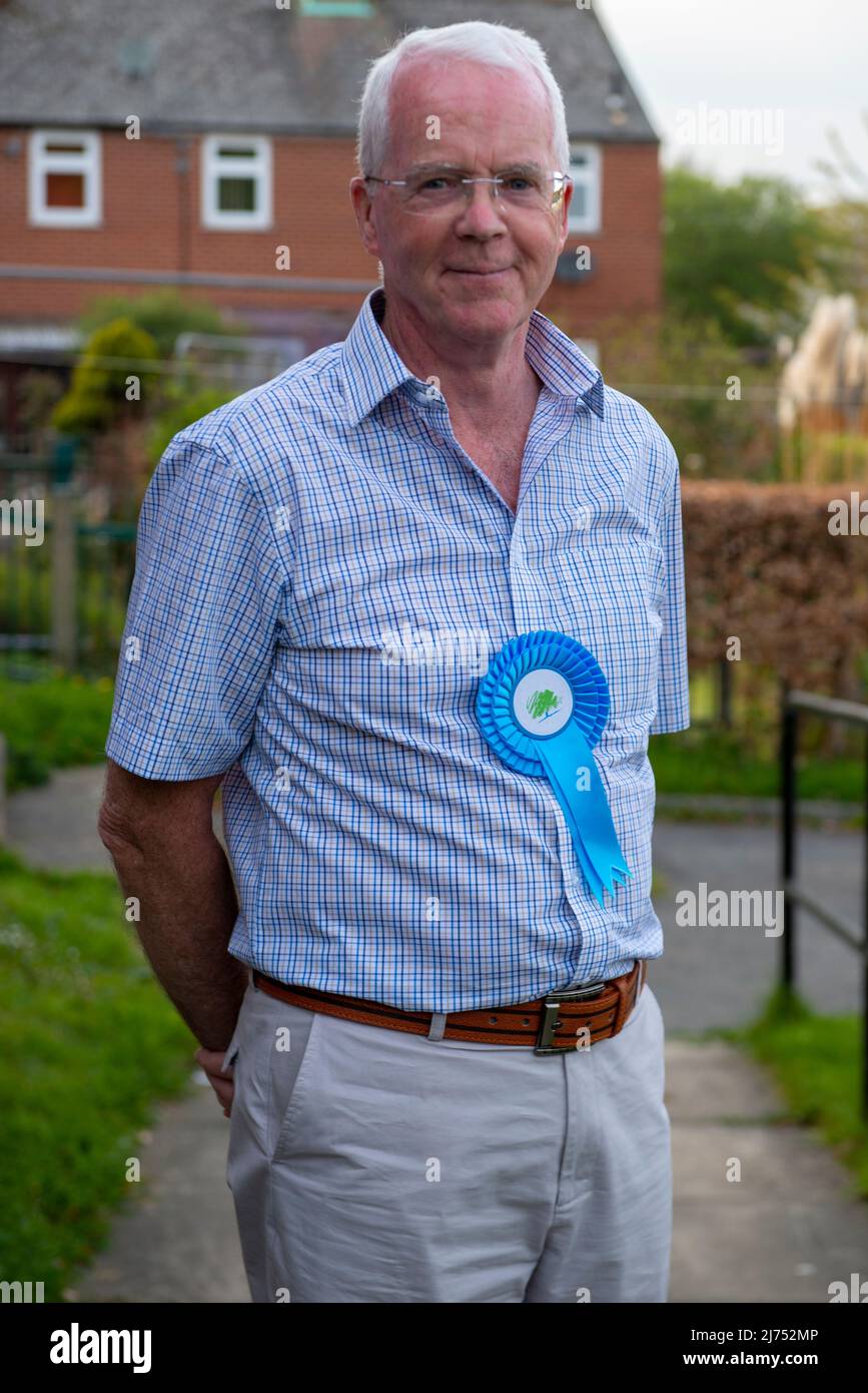 Alwoodly, Leeds, West Yorkshire Conservative Party Neil BUCKLEY (right). Moor Allerton Church Hall, Leeds. Stock Photo