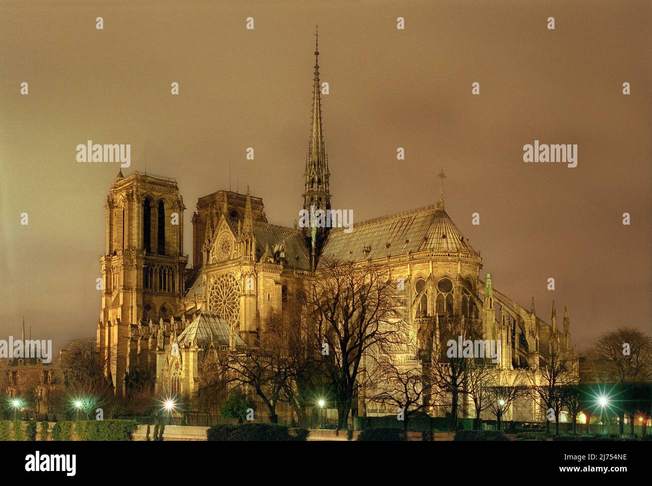 Is Notre Dames Lather And Fade A Cover Up - a9pqhmj