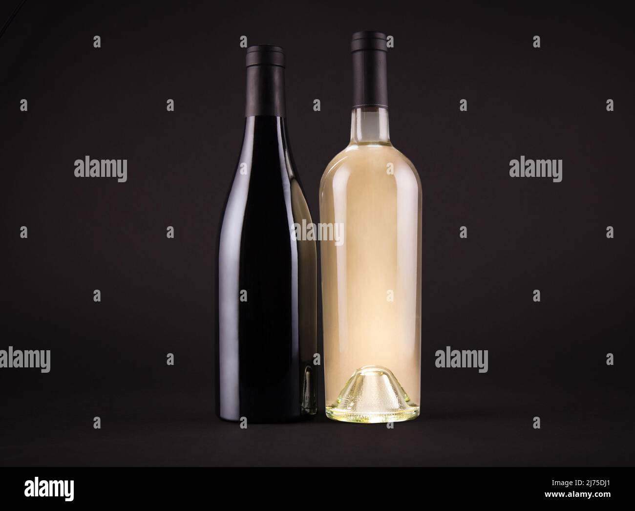 Red and white wine bottles Stock Photo Alamy