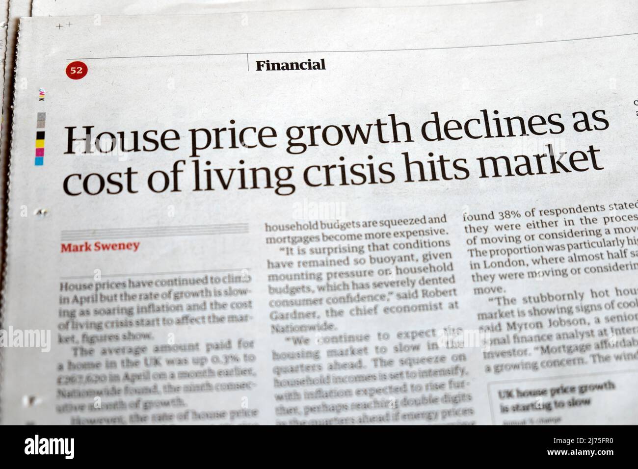 'House price growth declines as cost of living crisis hits market' Guardian newspaper headline article clipping 2022 London UK Stock Photo