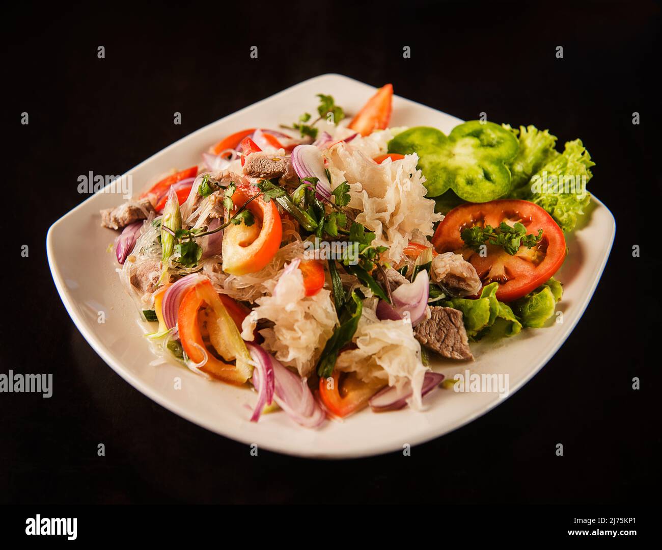 Thai Rice noodles with beef and vegetables Stock Photo - Alamy