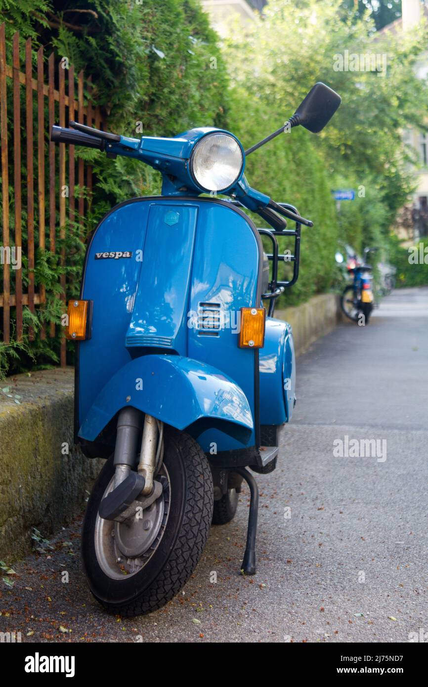 Piaggio Vespa italian scooter Stock Photo Alamy