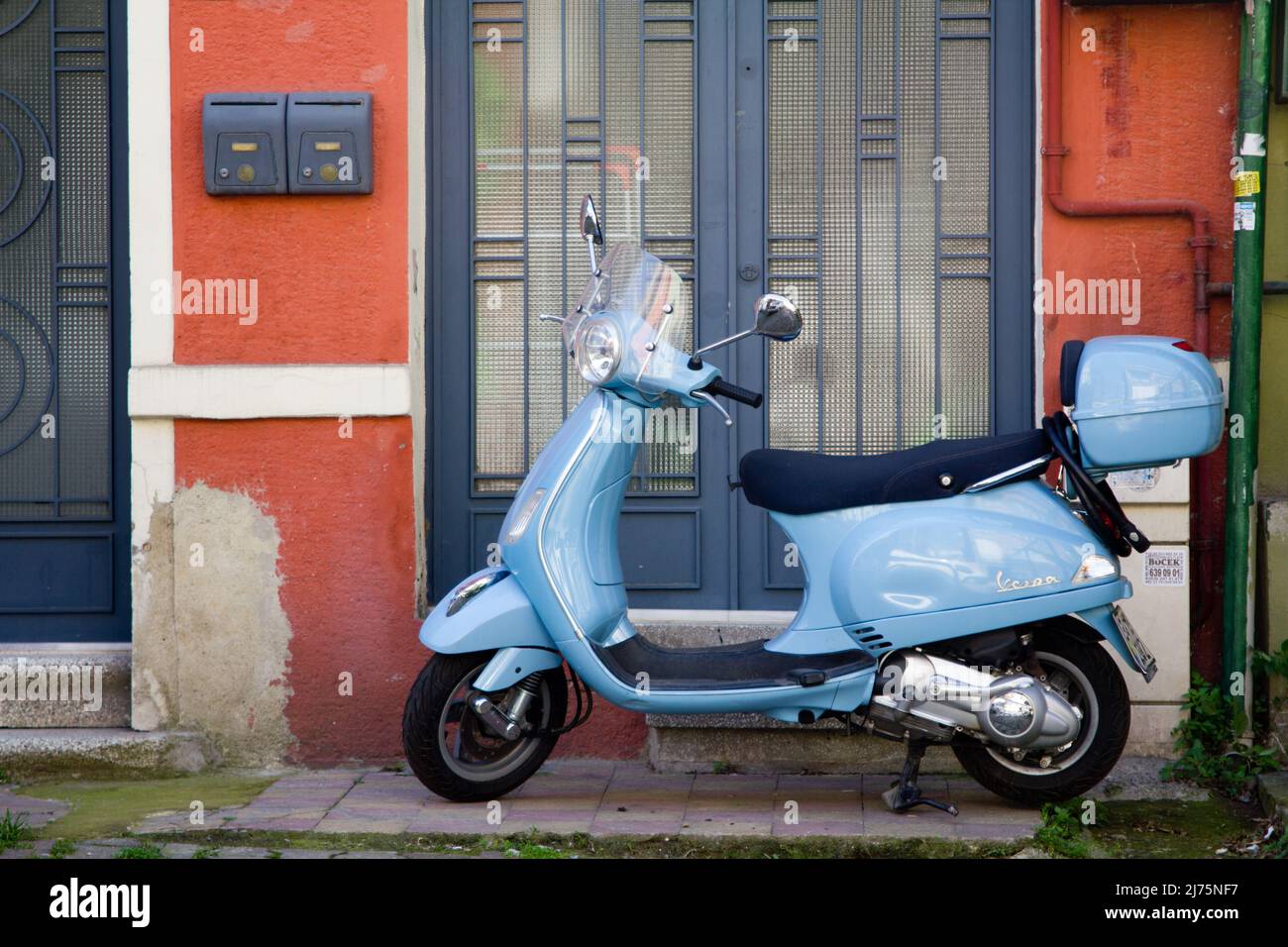 Piaggio Vespa italian scooter Stock Photo Alamy