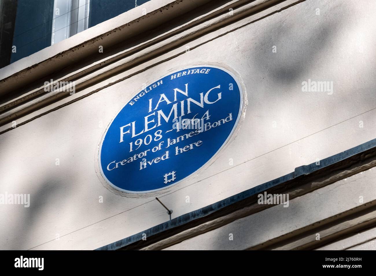 London- May 2022: Ian Flemming Blue Plaque in Belgravia , SW1 Stock Photo