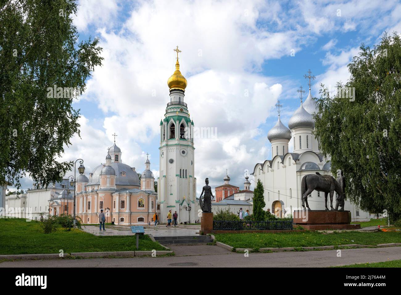 VOLOGDA, RUSSIA - AUGUST 23, 2021: View of the Kremlin square on an August afternoon Stock Photo