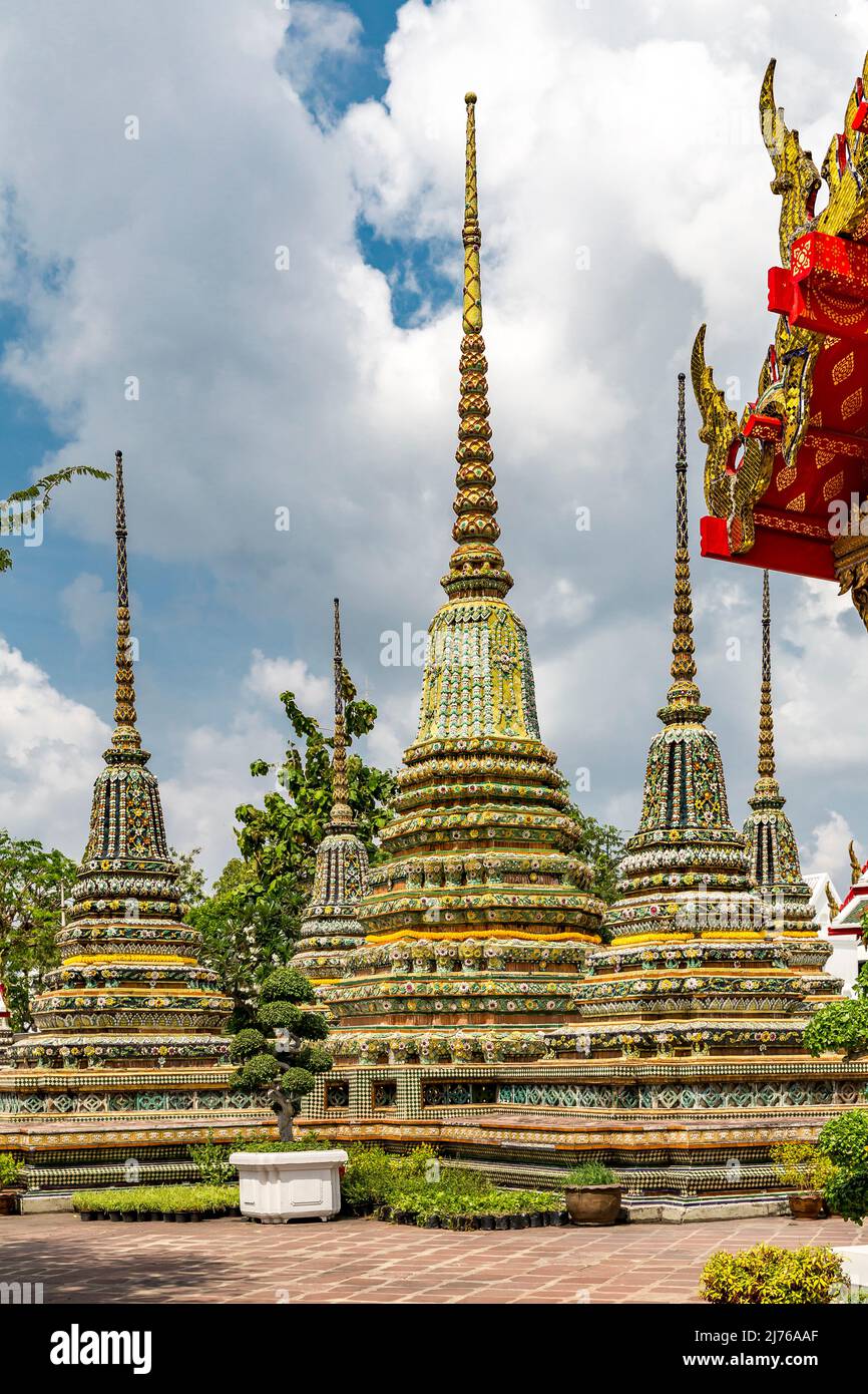 Chedis, Wat Pho Temple, Wat Phra Chetuphon, Temple of the Reclining Buddha, Bangkok, Thailand, Asia Stock Photo