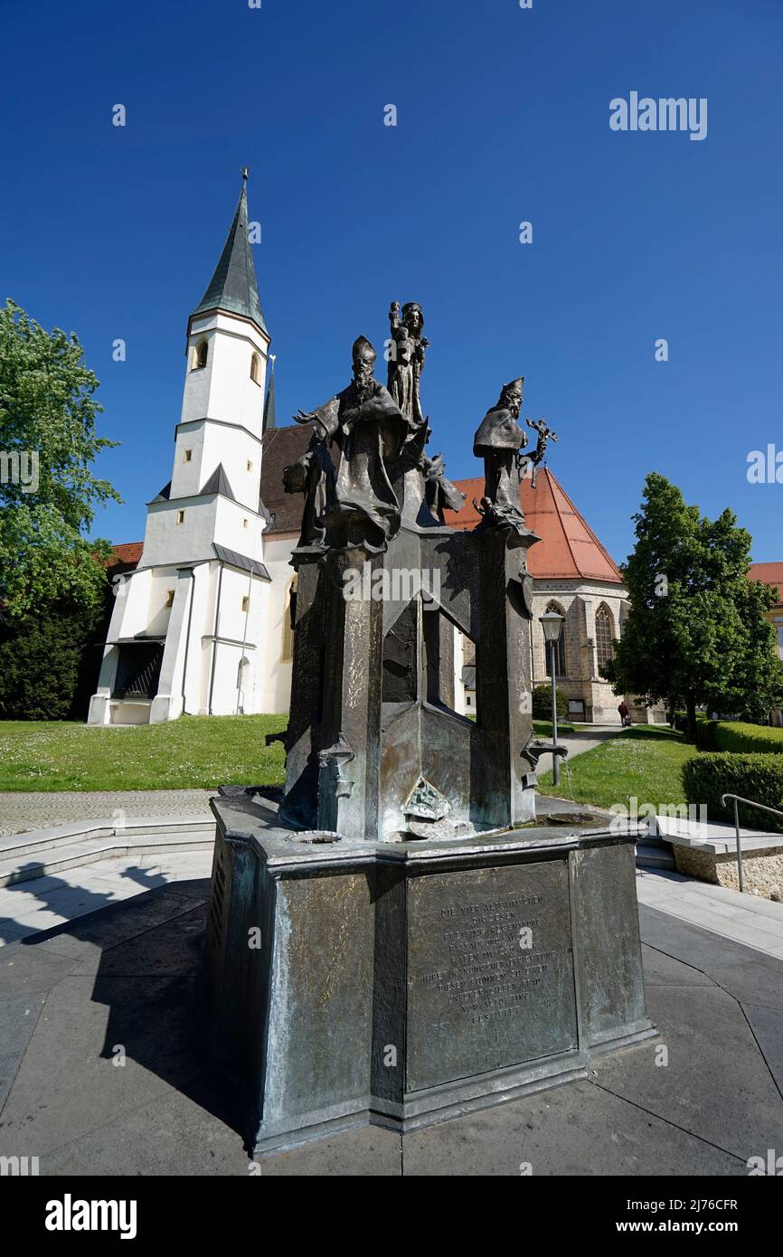 Germany, Bavaria, Upper Bavaria, Altötting, Tilly Chapel at the cloister of the Collegiate Church of St. Philip and St. James, Mary's Fountain, fountain figures Stock Photo