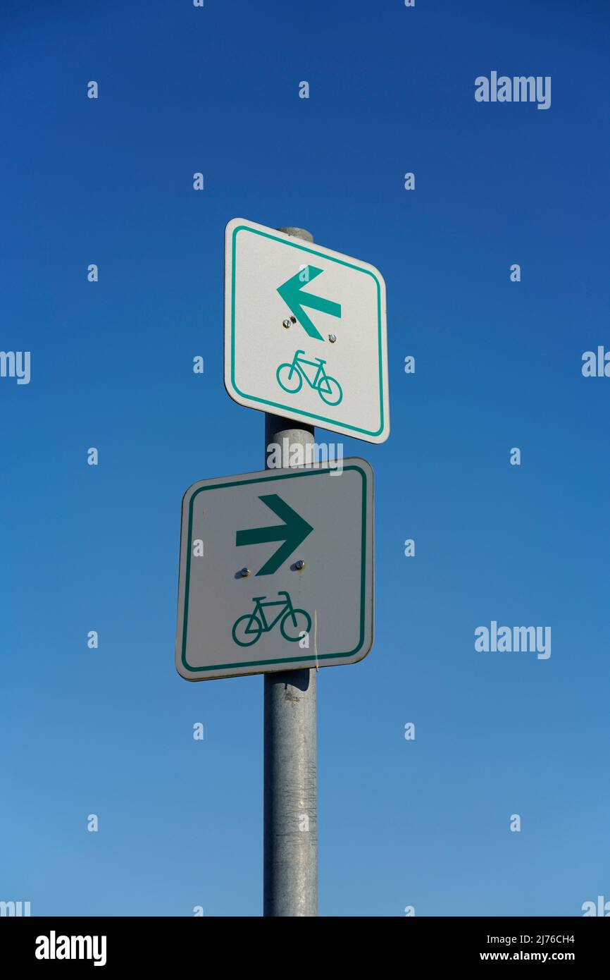 Germany, Bavaria, Upper Bavaria, Altötting county, cycle path, signpost, information signpost Stock Photo