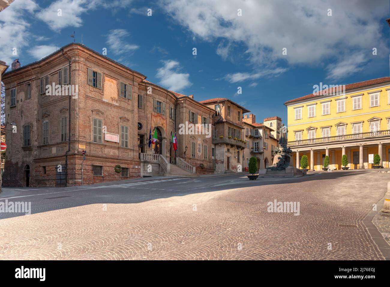 Bra; Cuneo; Piedmont; Italy - May 01; 2022: Town hall building of Bra  (project by Bernardo Vittone 1897) in piazza Caduti per Liberta with  ancient med Stock Photo - Alamy