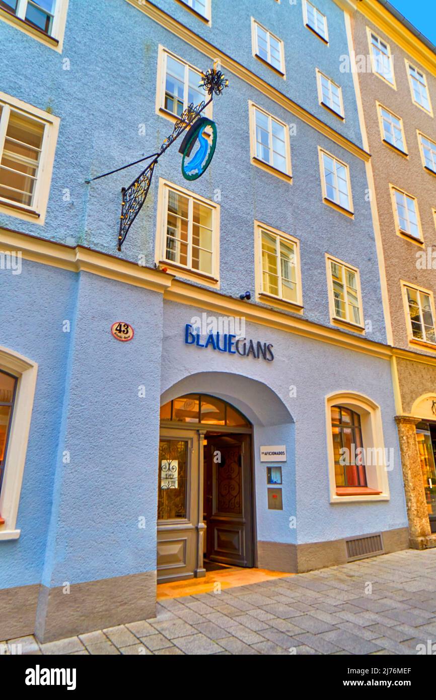 Austria, Salzburg, Old Town, entrance side of Hotel 'Blaue Gans' (blue goose) Getreidegasse 41-43 Stock Photo