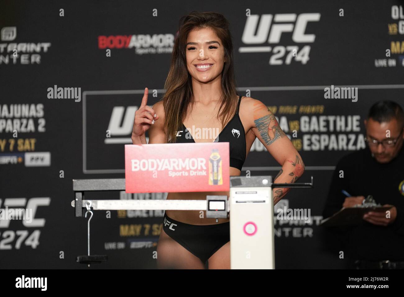 PHOENIX, AZ May 6 Tracy Cortez steps on the scale at Hyatt Regency