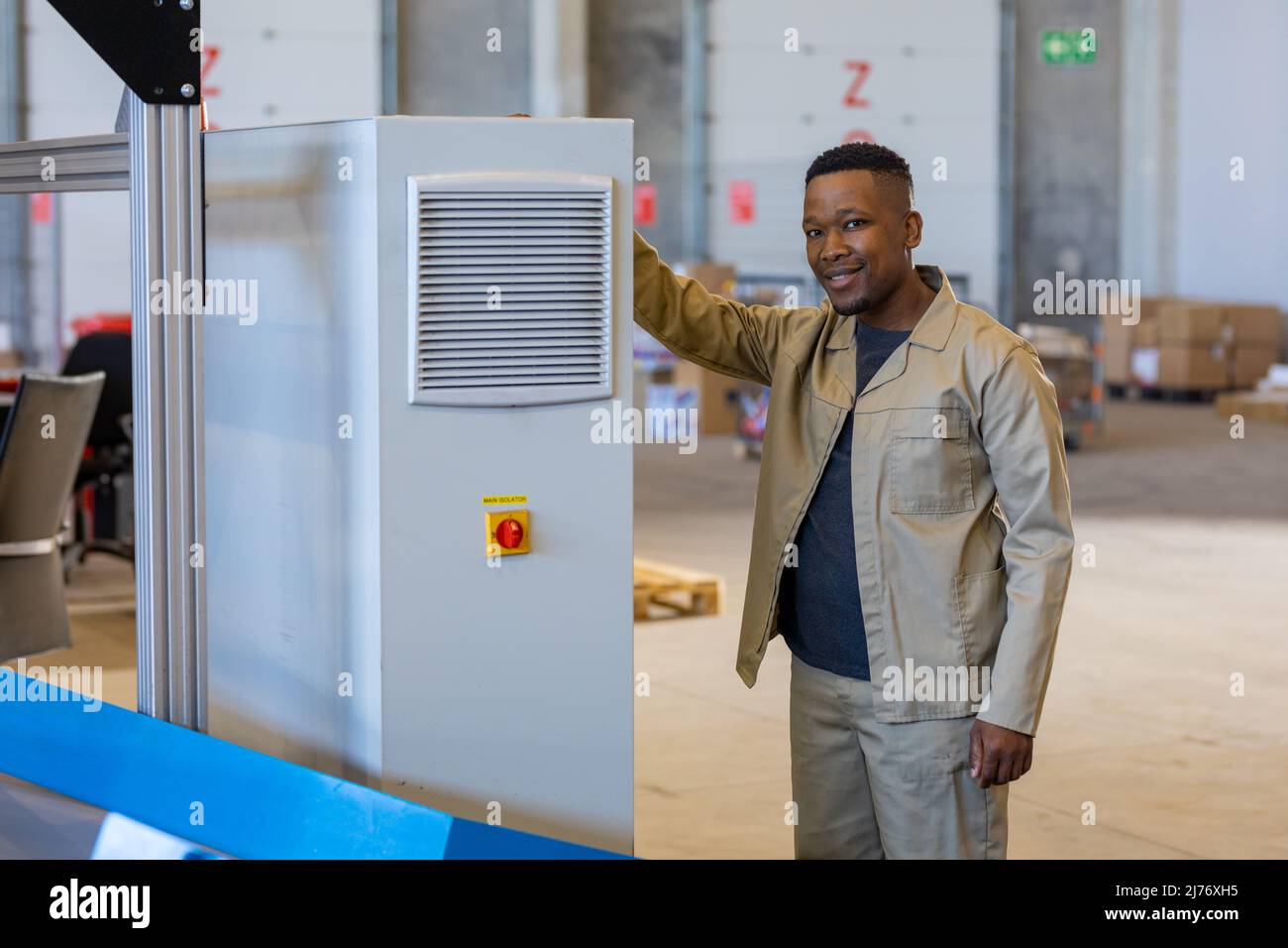African american logistics hi-res stock photography and images - Alamy