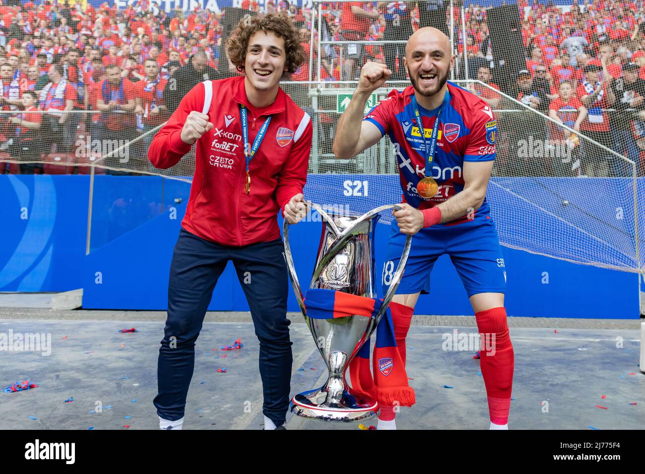 Luka Gagnidze (L) and Valeriane Gvilia (R) hold the trophy during the ceremony after Fortuna Polish Cup final match between Lech Poznan and Rakow Czestochowa at PGE National Stadium. Final score; Lech Poznan 1:3 Rakow Czestochowa. (Photo by Mikolaj Barbanell / SOPA Images/Sipa USA) Stock Photo