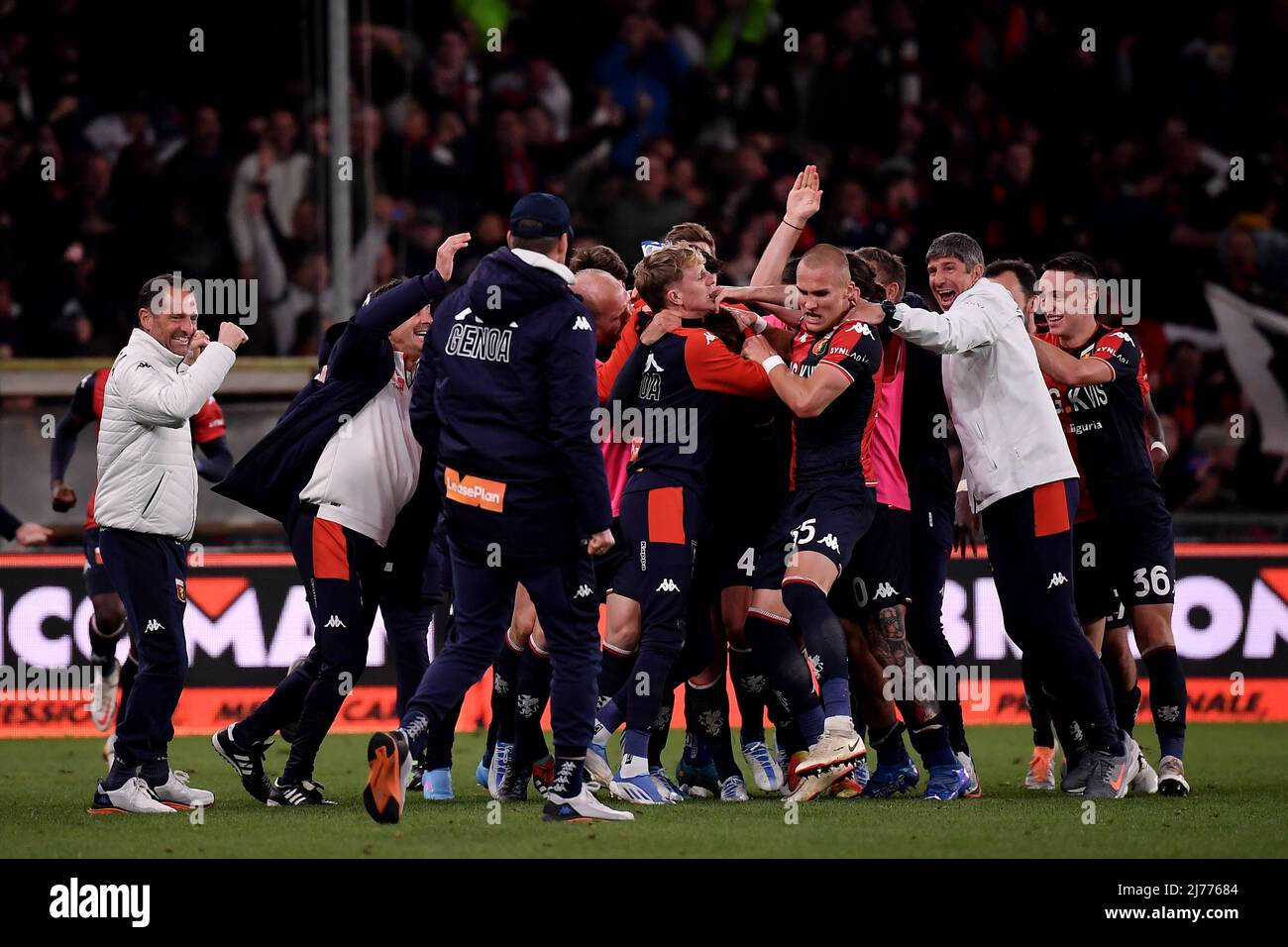 4,776 Roma V Genoa Cfc Serie A Stock Photos, High-Res Pictures, and Images  - Getty Images