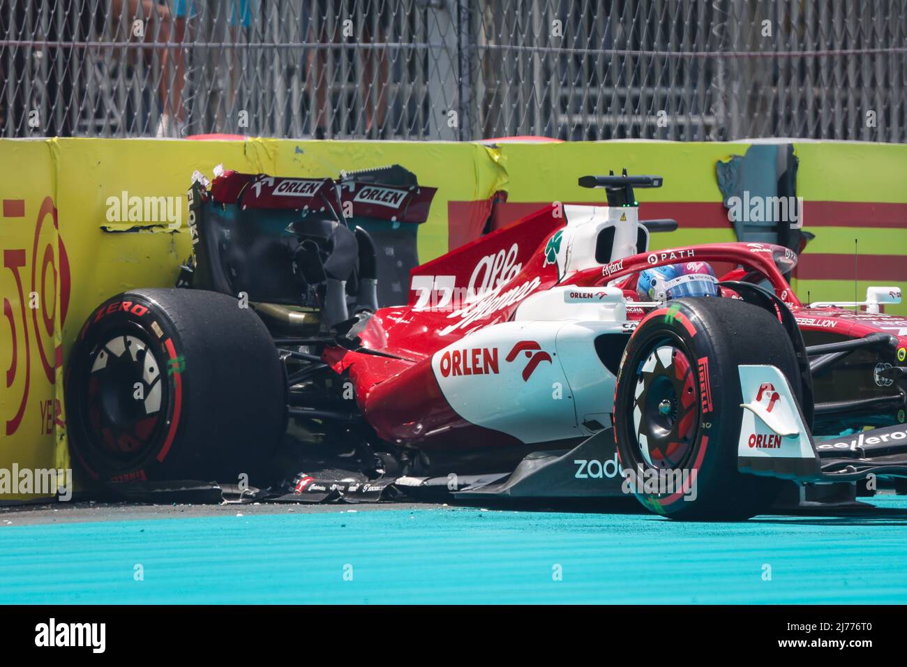 77 BOTTAS Valtteri (fin), Alfa Romeo F1 Team ORLEN C42, action, crash,  accident, during the Formula 1 Crypto.com Miami Grand Prix 2022, 5th round  of the 2022 FIA Formula One World Championship,