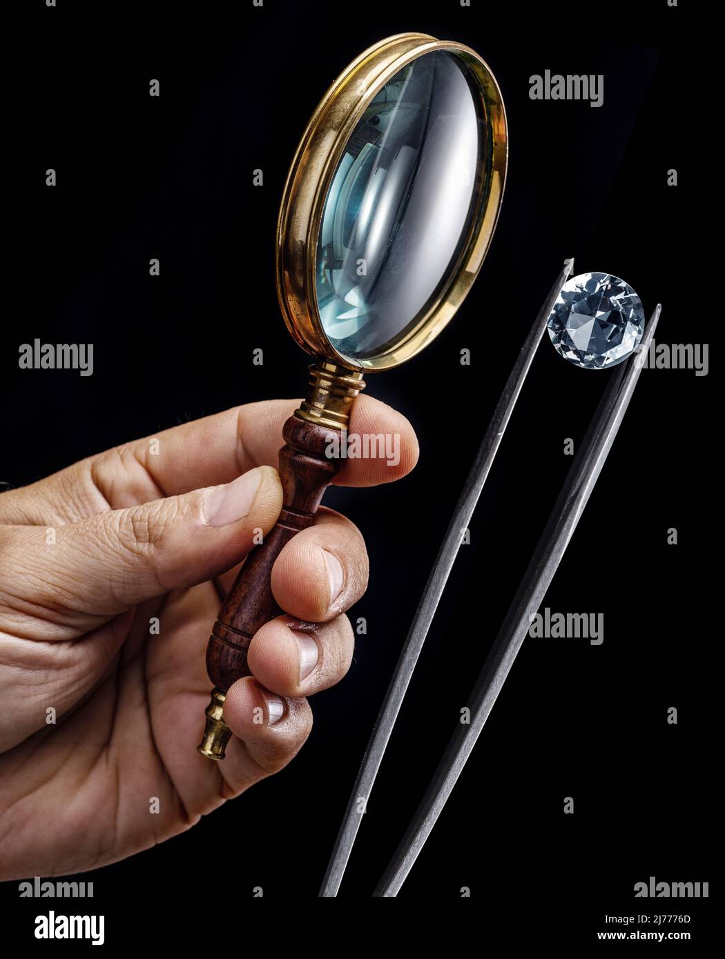 Jeweler loupe hi-res stock photography and images - Alamy