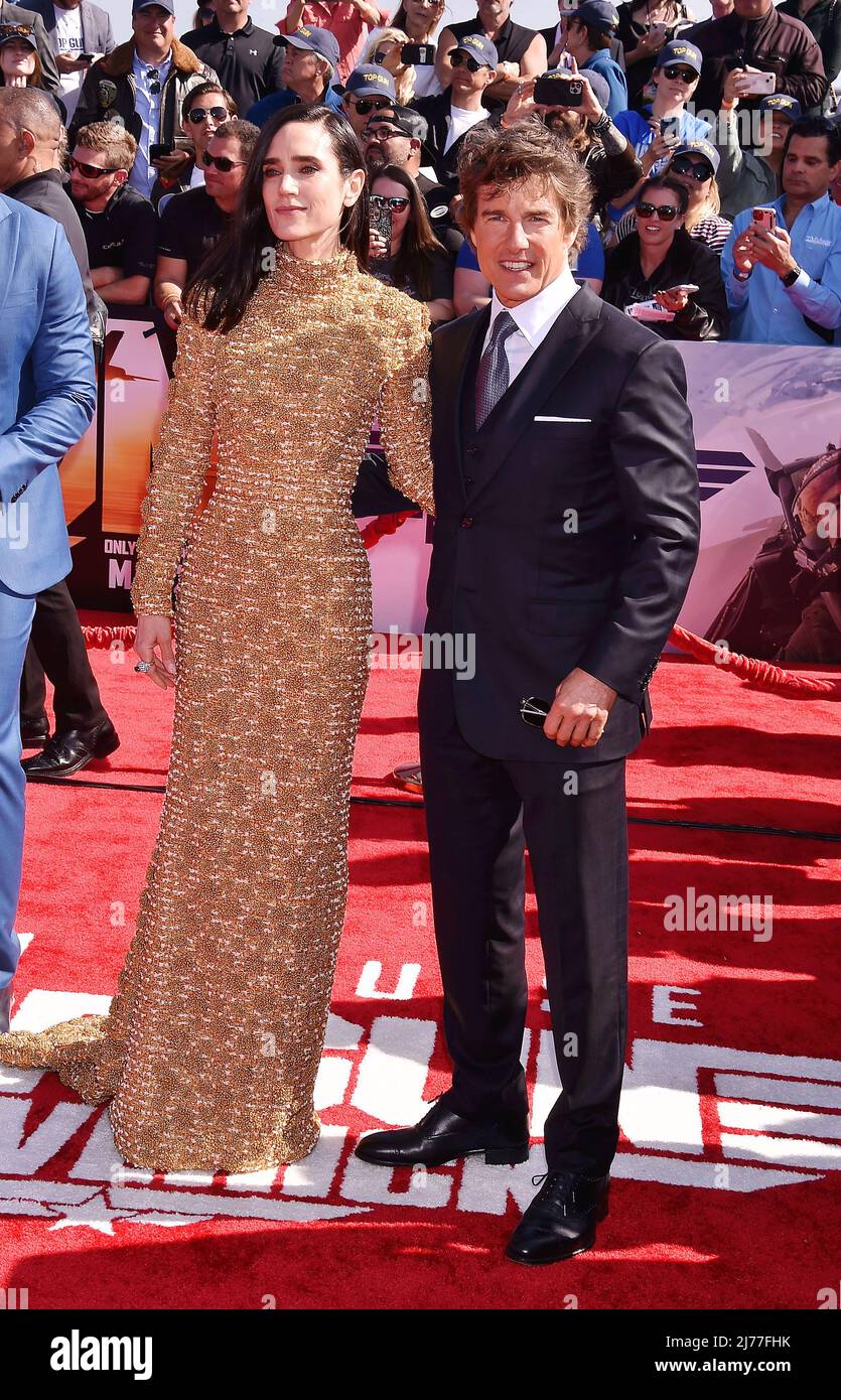 san-diego-ca-may-04-l-r-jennifer-connelly-and-tom-cruise-attend