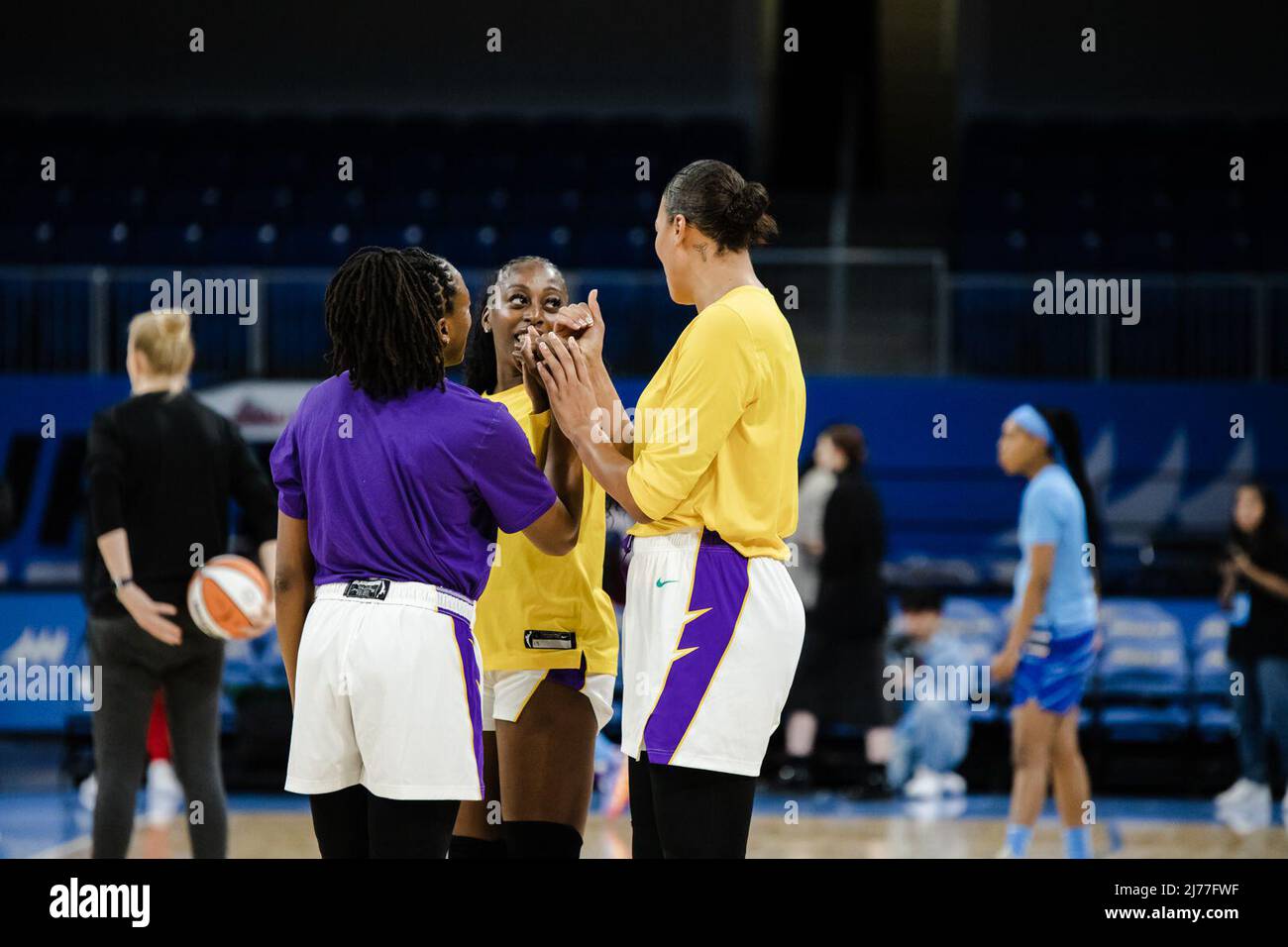 Nneka Ogwumike (30 Los Angeles Sparks), Chiney Ogwumike (13 Los Angeles Sparks) and Liz Cambage (1 Los Angeles Sparks) huddle during warm ups before the WNBA basketball game between the Chicago Sky and Los Angeles Sparks on Friday May 6th, 2022 at Wintrust Arena, Chicago, USA. (NO COMMERCIAL USAGE)  Shaina Benhiyoun/SPP Stock Photo