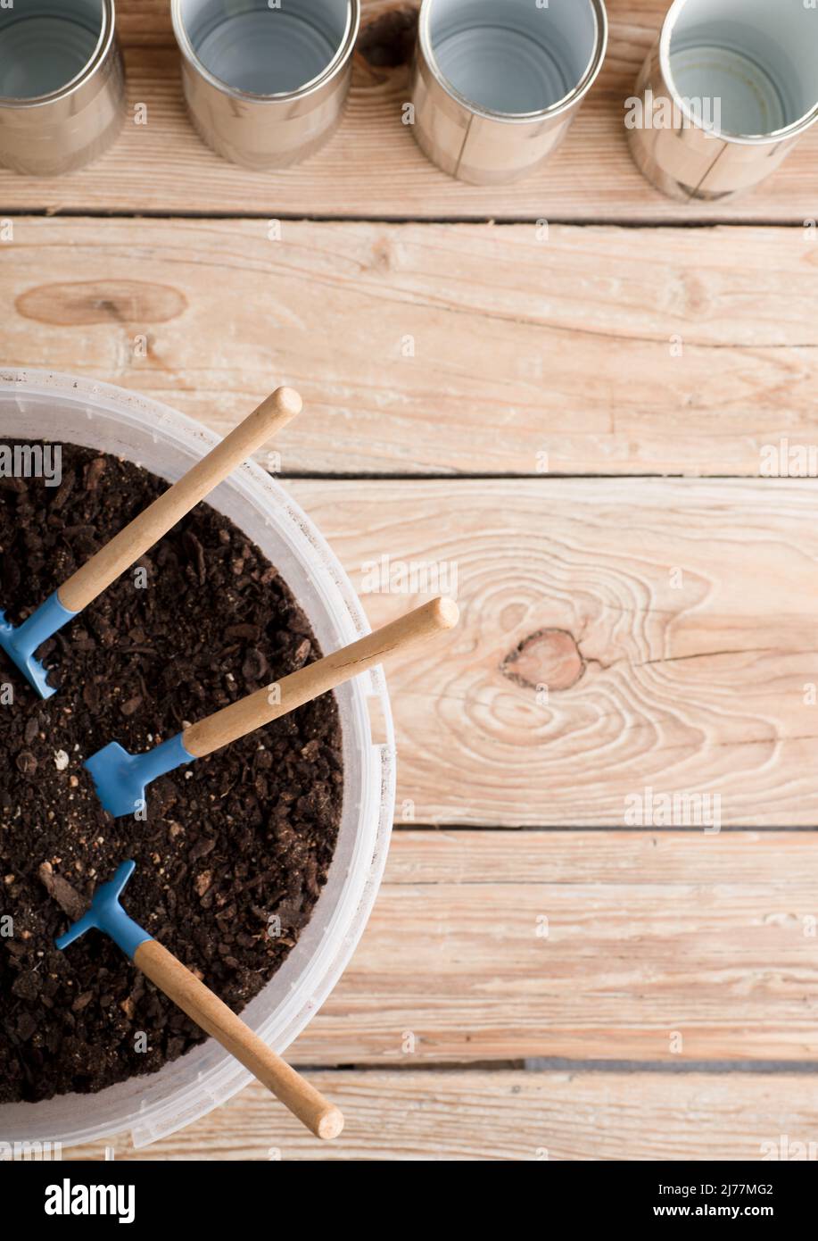 Self sufficiency at home, save money, recycle, reuse to reduce waste ...