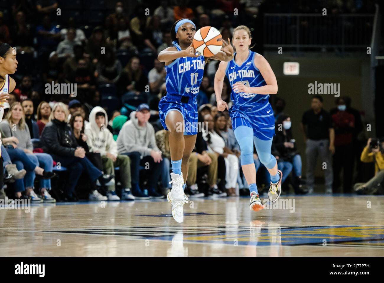 Chicago Sky guard Dana Evans in action during a WNBA game between News  Photo - Getty Images