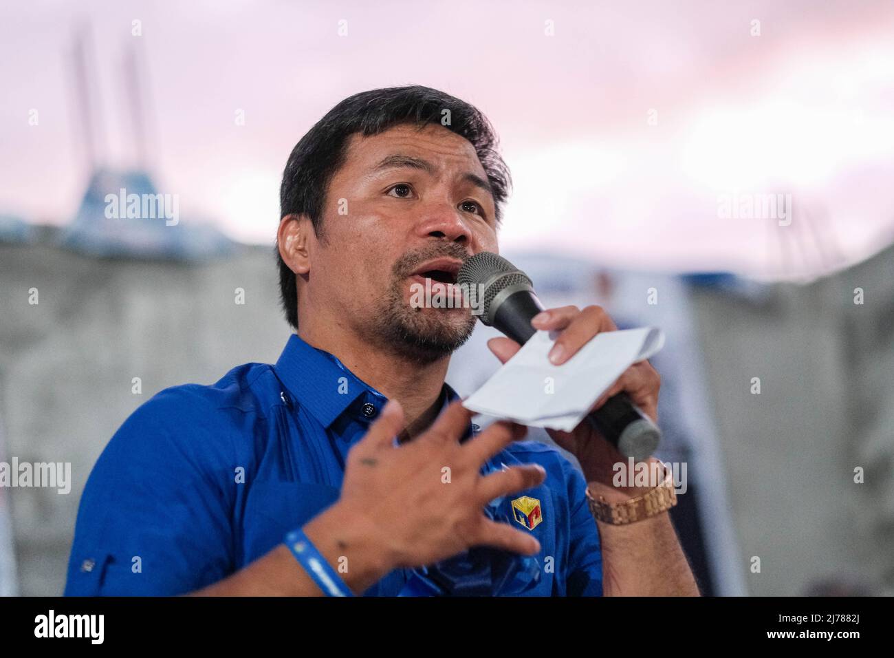 May 5, 2022, Singapore, Singapore, Singapore: Philippine presidential candidate Senator MANNY PACQUIAO addresses the crowd during his campaign rally in Barangay Lambusan, San Remigio, Cebu, Philippines, May 5, 2022. (Credit Image: © Maverick Asio/ZUMA Press Wire) Stock Photo