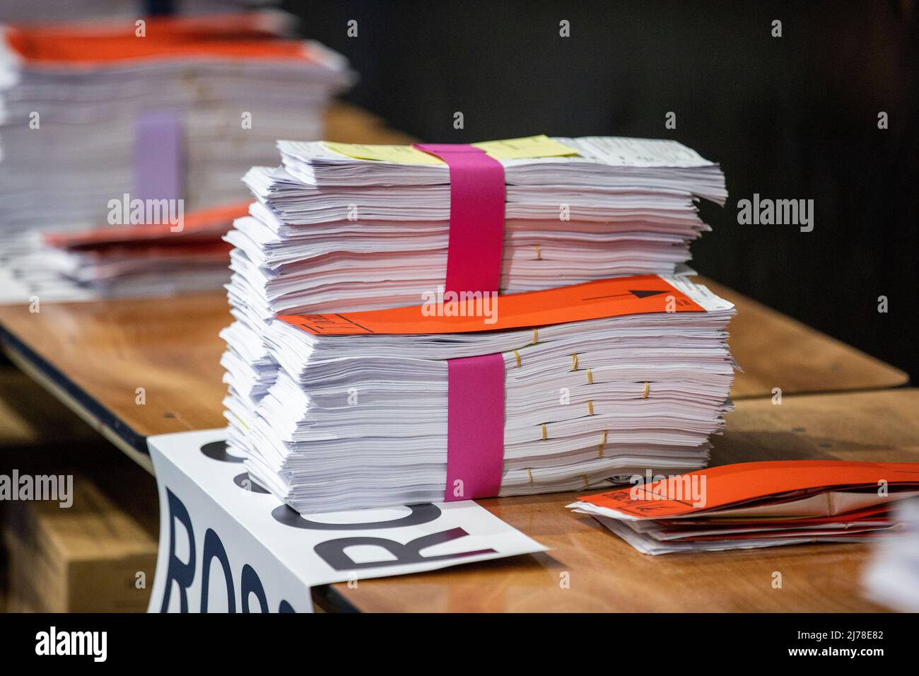 Ballot papers for Belfast East for the Northern Ireland Assembly Election at the Titanic Exhibition Centre in Belfast. Picture date: Saturday May 7, 2022. Stock Photo