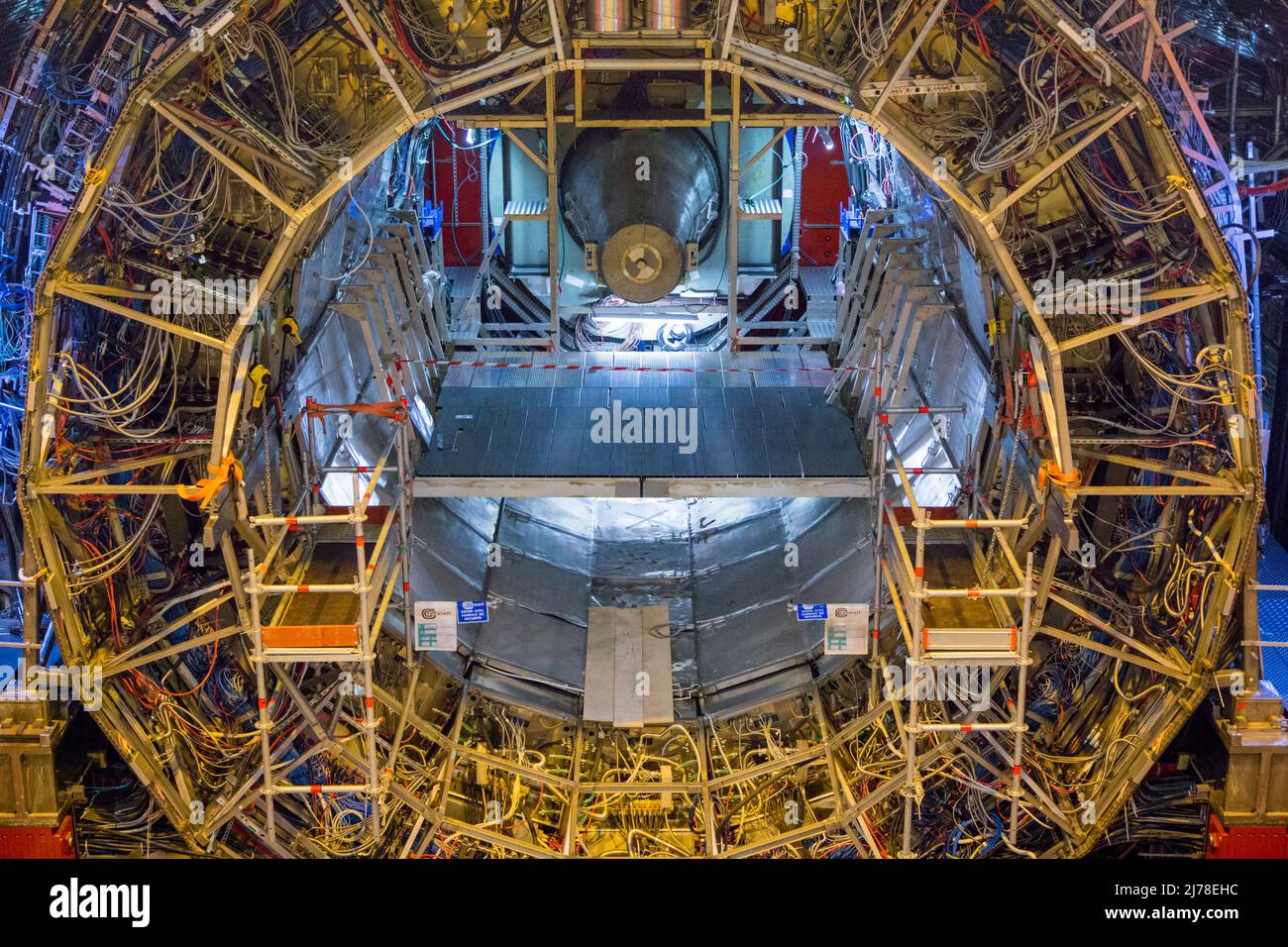 The scientists and engineers at the CERN are gearing up for the next big  chapter in the history of the world's biggest research lab. Plans are under  way to build another particle, image size:1300x956