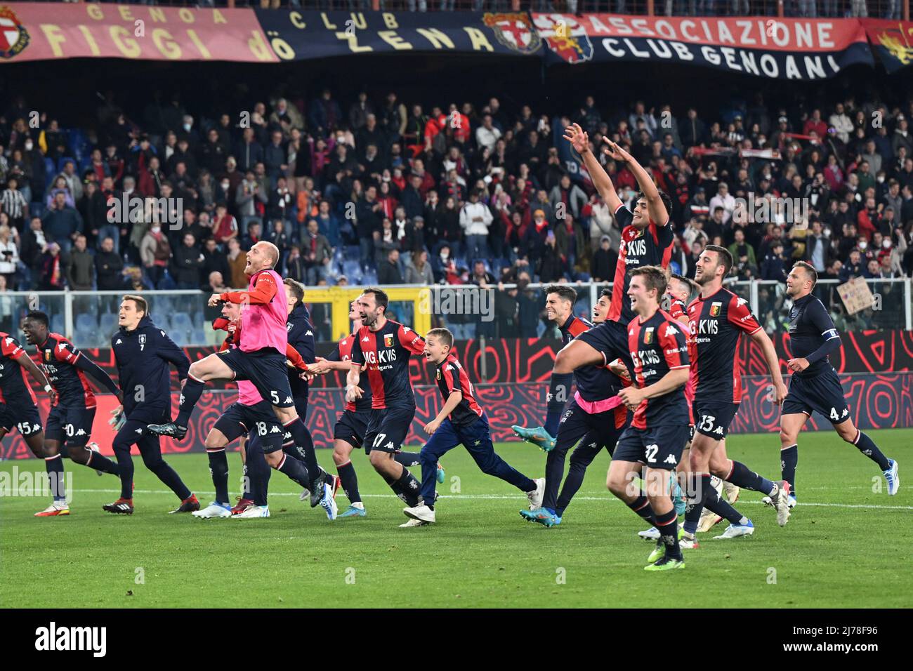 Genoa, Italy. 30 April 2022. Leo Ostigard of Genoa CFC in action during the  Serie A football match between UC Sampdoria and Genoa CFC. Credit: Nicolò  Campo/Alamy Live News Stock Photo - Alamy