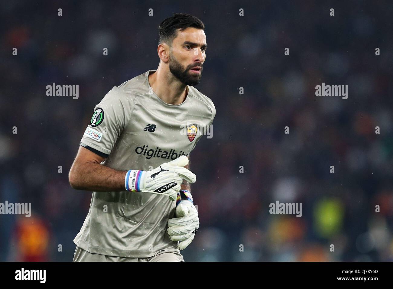 Rui Patricio goalkeeper of Roma during the UEFA Conference League, Semi-finals, 2nd leg football match between AS Roma and Leicester City on May 5, 2022 at Stadio Olimpico in Rome, Italy - Photo: Federico Proietti/DPPI/LiveMedia Stock Photo