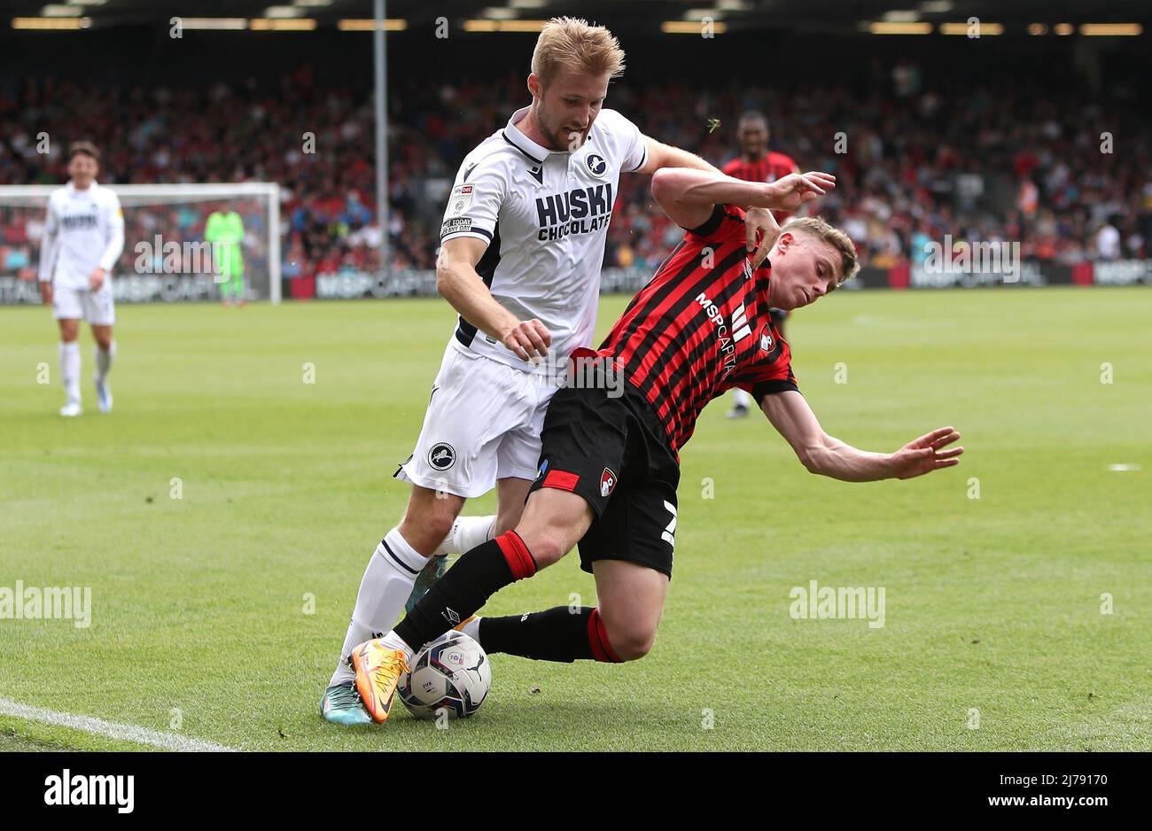 Millwall's Billy Mitchell (left) and Bournemouth's Gavin Kilkenny battle for the ball during the Sky Bet Championship match at the Vitality Stadium, Bournemouth. Picture date: Saturday May 7, 2022. Stock Photo