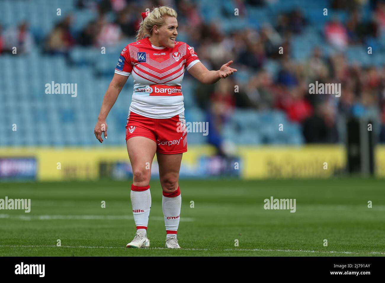 Amy Hardcastle #4 of St Helens during the game Stock Photo