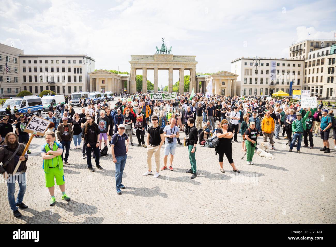 07 May 2022, Berlin: Participants in the kick-off rally of a demonstration for the swift legalization of cannabis, the Global Marijuana March 2022, have gathered at the Brandenburg Gate. Photo: Christoph Soeder/dpa Stock Photo