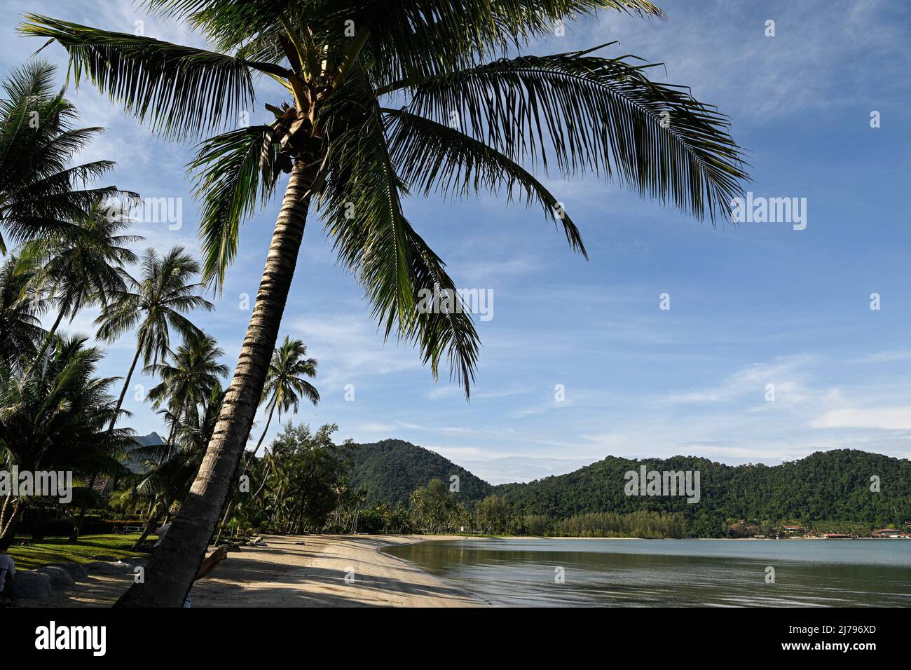 May 7, 2022, Koh Chang, Thailand: A general view of Chang Noi bay beach at Blue Haven Bay by Siam Royal View at Chang Noi Beach, Koh Chang Island in Trat province. Koh Chang is a popular tourist resort island situated about 350 km southeast of the capital, Bangkok. (Credit Image: © Paul Lakatos/SOPA Images via ZUMA Press Wire) Stock Photo