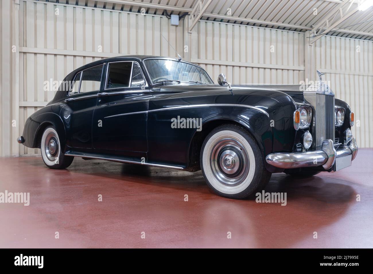 GALDAMES, SPAIN-AUGUST 8, 2021: 1966 Rolls-Royce Silver Cloud III in Torre Loizaga (Miguel de la Via) Car Museum Stock Photo