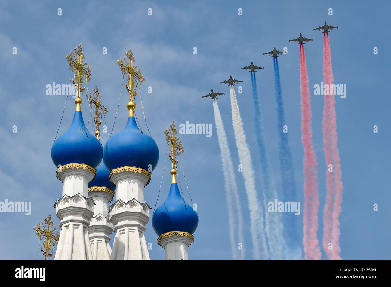 Moscow, Russia. 7th May, 2022. Russian Sukhoi Su-25 close air support jets fly over a church in a rehearsal of the Victory Day parade in Moscow, Russia, May 7, 2022. Credit: Alexander Zemlianichenko Jr/Xinhua/Alamy Live News Stock Photo