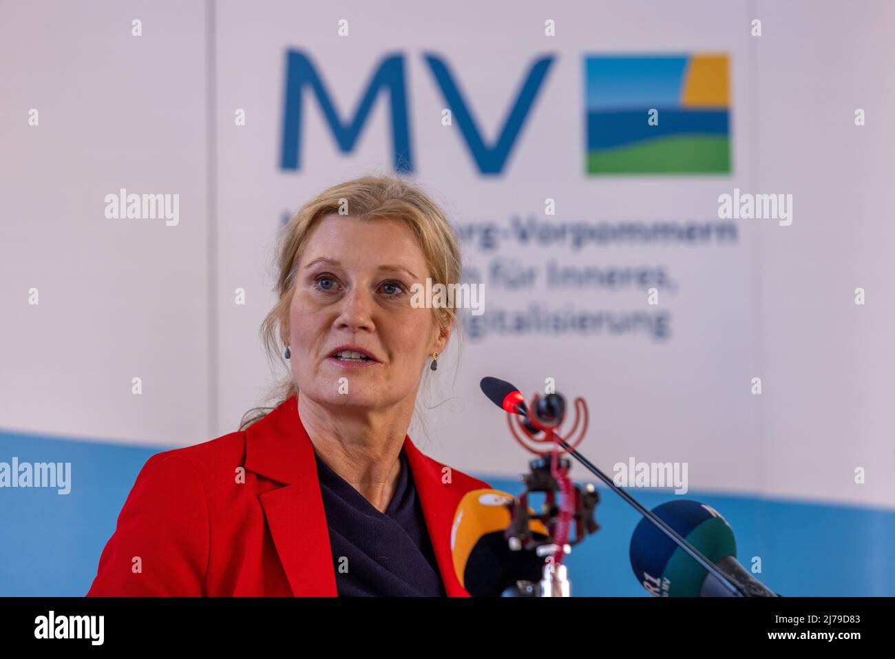 04 May 2022, Mecklenburg-Western Pomerania, Schwerin: Birgit Weitemeyer, Hamburg law professor, presents her expert opinion on the dissolution of the 'Stiftung Klima- und Umweltschutz MV'. The foundation, which was established at the beginning of 2021 following a decision by the state parliament, has come under criticism because, in addition to the public welfare-oriented area for climate protection, it also included an economic part for the construction of the Russian gas pipeline Nord Stream 2. Photo: Jens Büttner/dpa Stock Photo