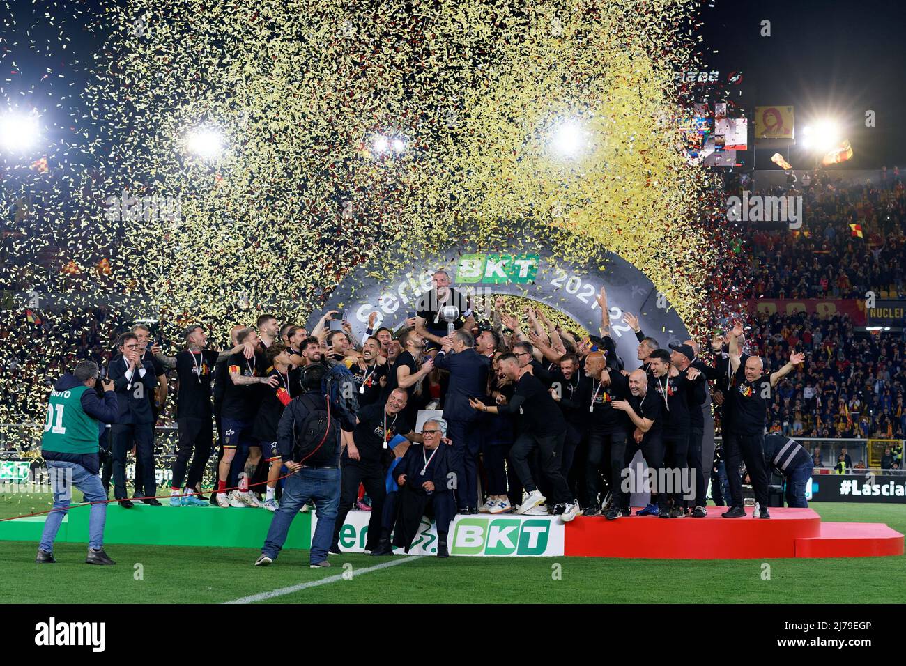 Captain Fabio Lucioni (US Lecce) raises the cup to the sky for the victory  of the Serie B 2021/2022 championship during US Lecce vs Pordenone Calcio,  Italian soccer Serie B match in