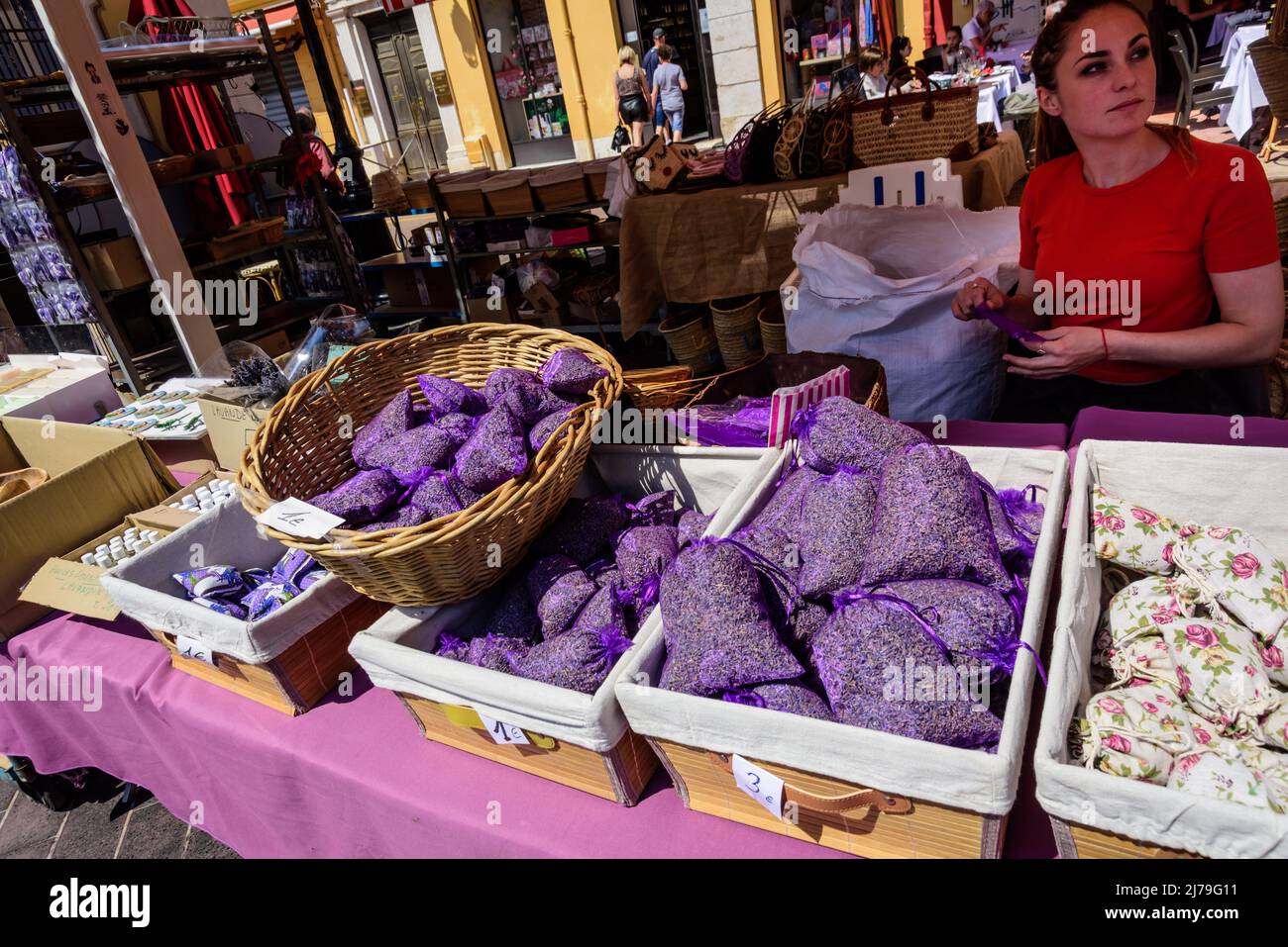 Nizza, Altstadt, Vieux Ville, Cours Saleya, Blumenmarkt, Lavendel // Nice, Historic Center, Vieux Ville, Cours Saleya, Flower Market, Lavender Stock Photo
