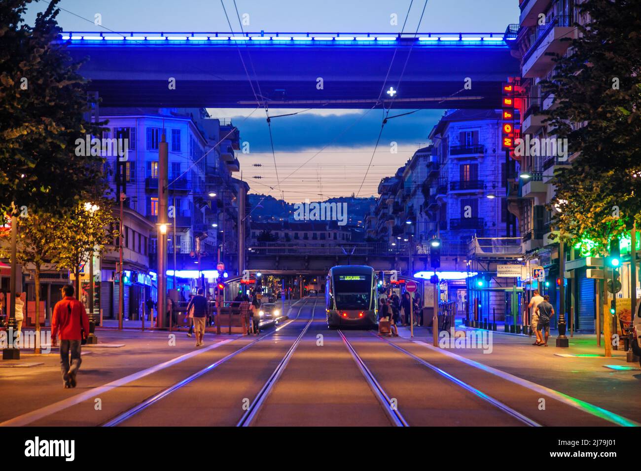 Nizza, moderne Straßenbahn Linie 1, Gare Thiers // Nice, Modern Tramway