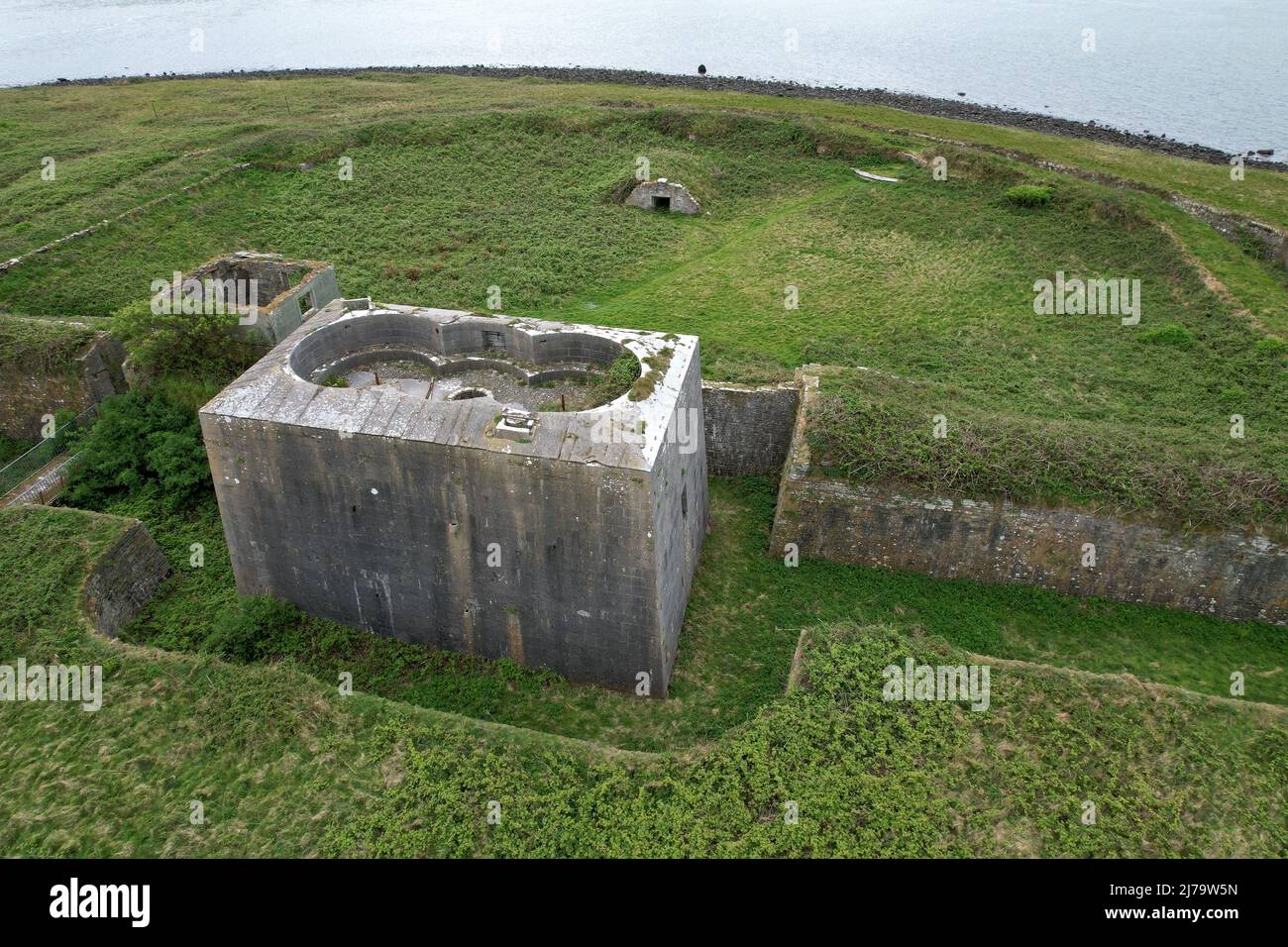 View of Napoleonic Fort, Scattery island, Kilrush, County Clare, Ireland  Off the northern bank of the Shannon Estuary lies Scattery Island Stock Photo