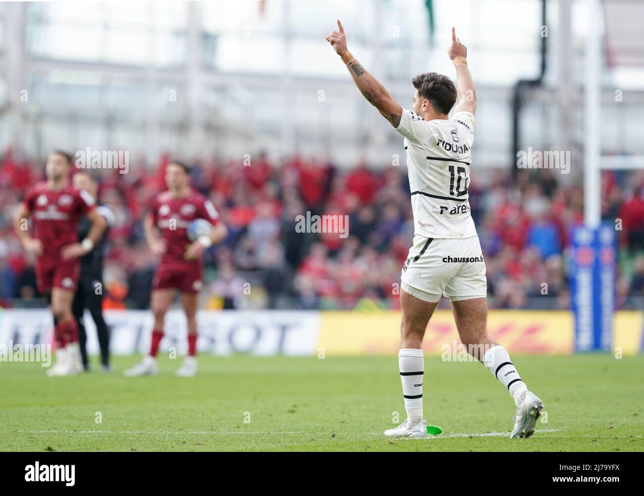 Rugby goal kick hi-res stock photography and images - Page 12 - Alamy