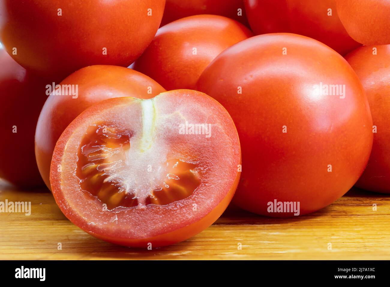 Ripe and fresh cherry tomatoes on a kitchen board Stock Photo - Alamy